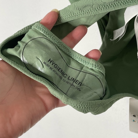 Cupshe green textured one piece boho vibe swimsuit. Size M - Picture 6 of 6